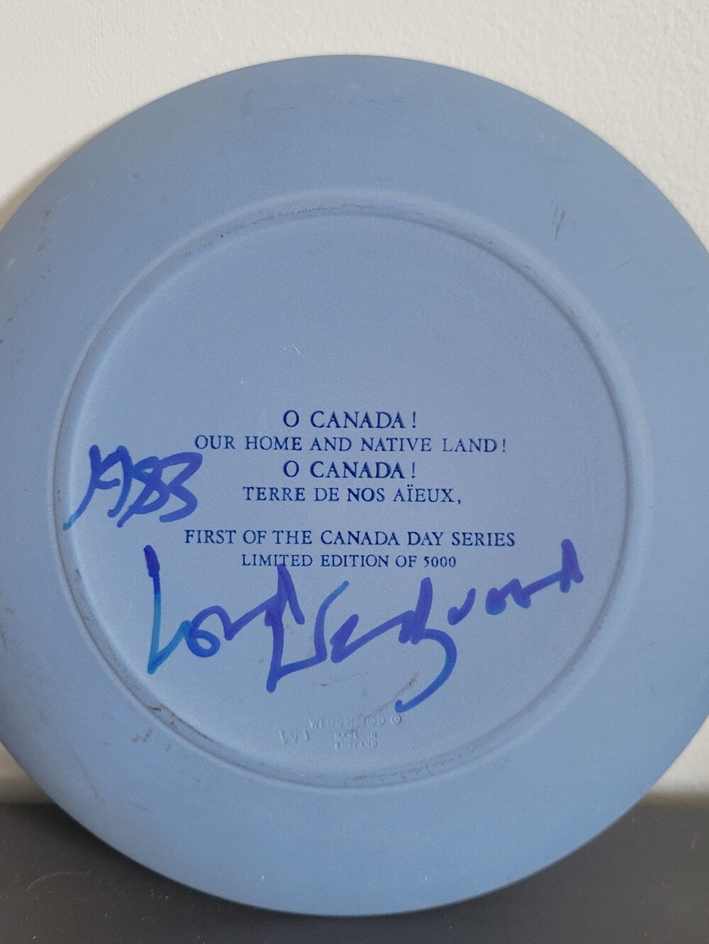 Wedgwood Jasperware Blue and White Canada Day 1983 Signed Limited Edition Plate - Picture 3 of 4